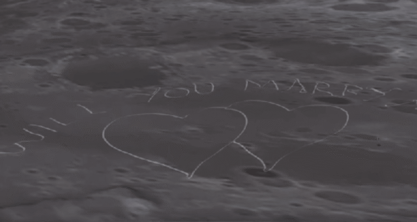 ayın yüzeyinde reklam