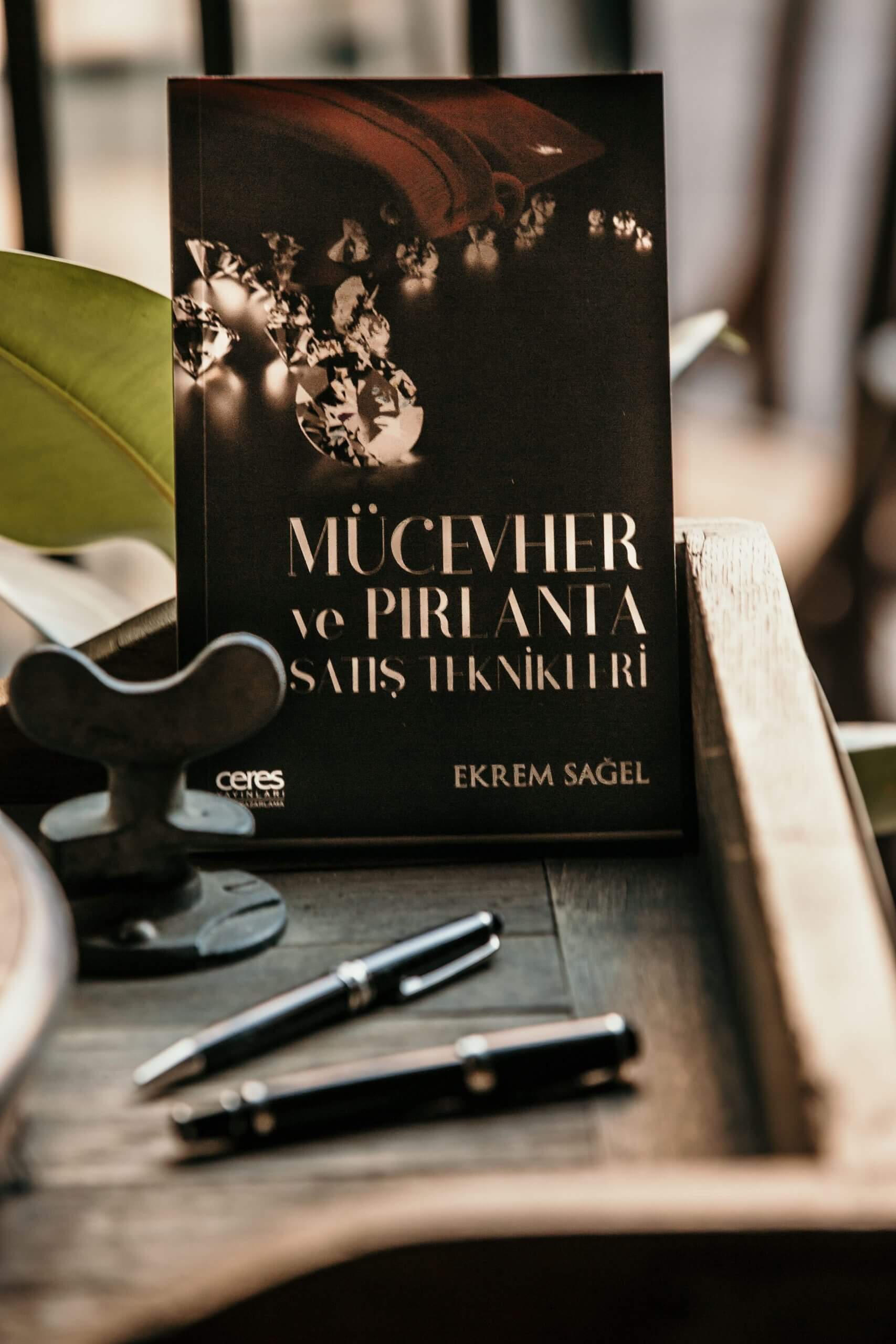 Mücevher ve Pırlanta Satış Teknikleri kitabı. Ekrem Sağel
