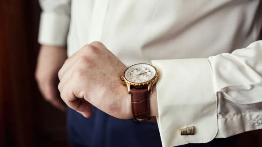 ERKEKLER NEDEN LÜKS SATIN ALIR?