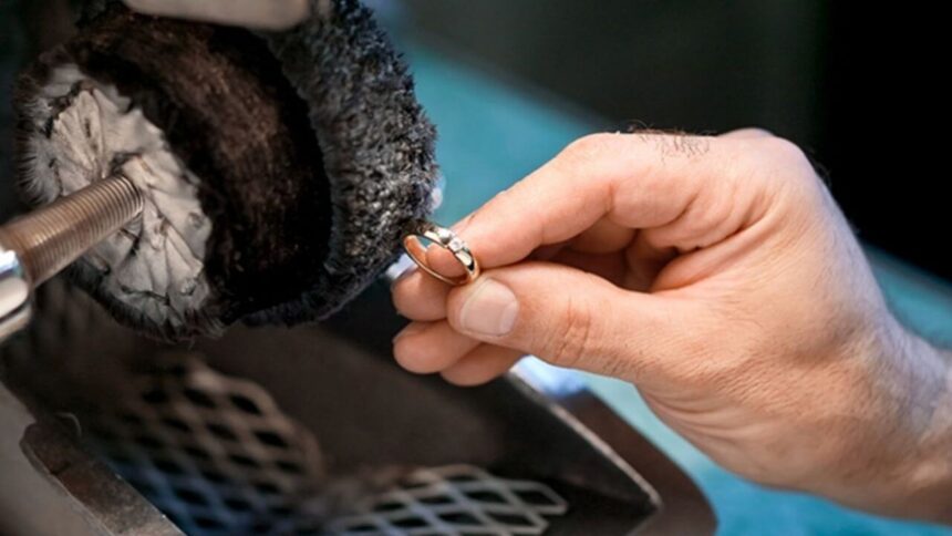 İADE ÜRÜNLER TEKRAR CİLALANIP SATIŞA SUNULUR haber