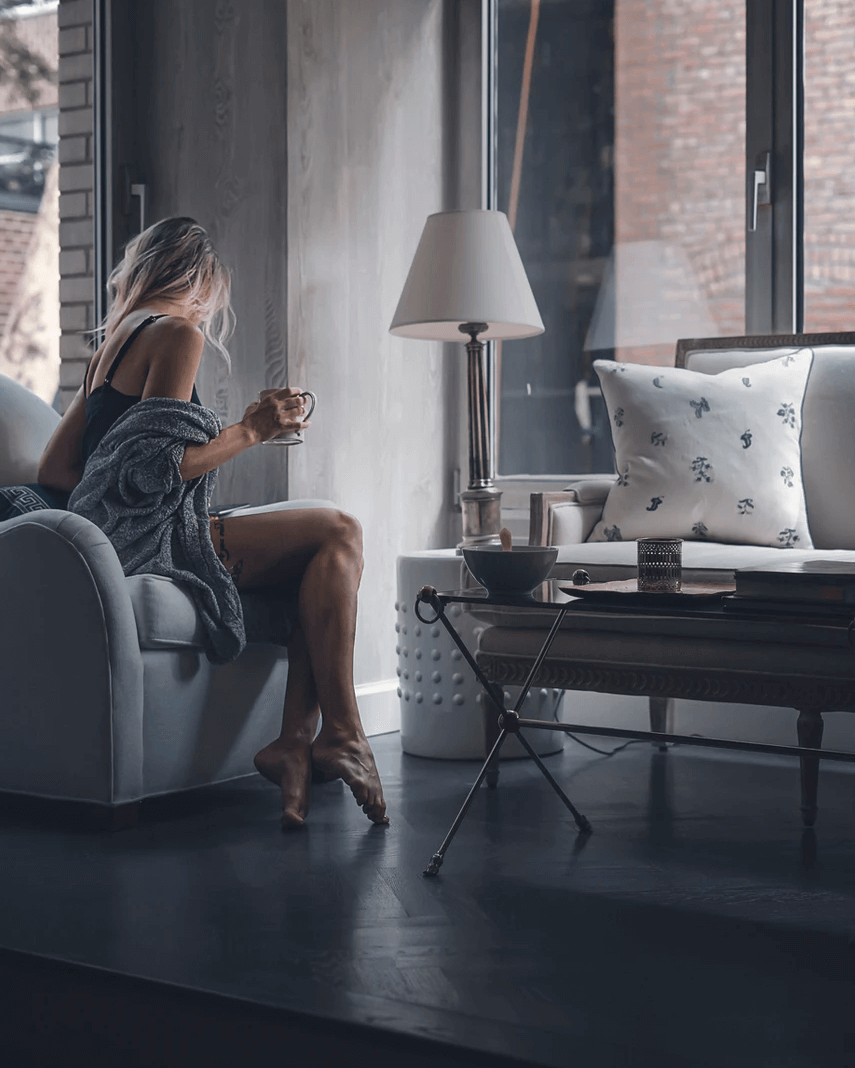 LÜKS TÜKETİCİNİN BİLİNİR DÖRT YÜZÜ yazı