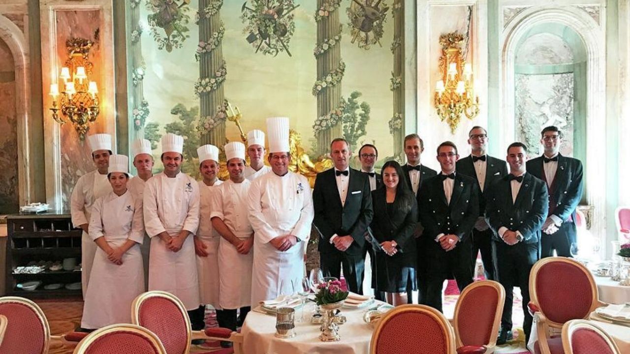 LÜKS RESTORANLARDA UNUTULMAZ YEMEK DENEYİMLERİ SUNMAK | Ekrem Sağel