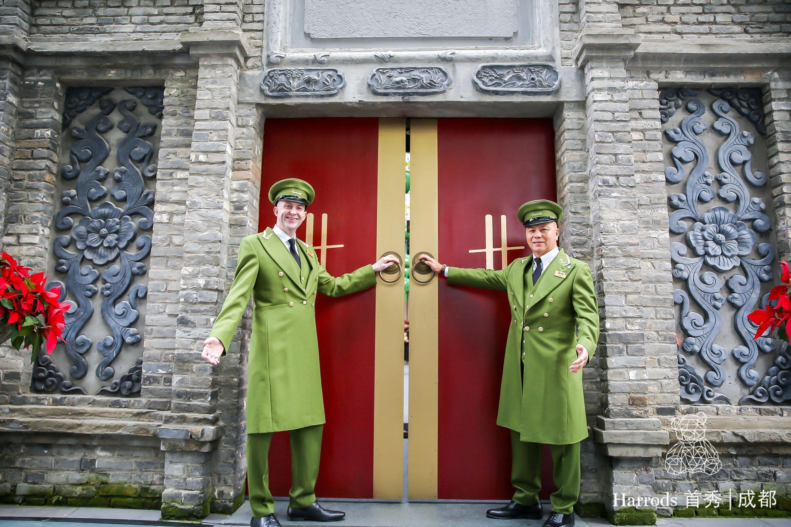 LÜKS MARKALARDA ÜNİFORMA: İMAJ ve STRATEJİK KATKILAR | Ekrem Sağel